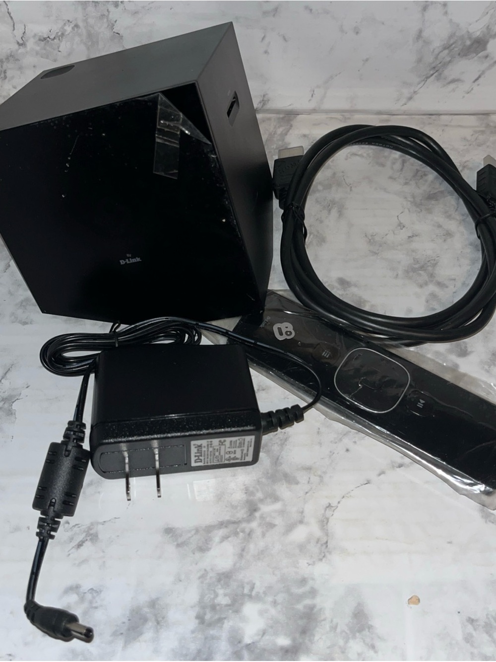 D link BOXEE BOX, DSM-380, POWER Adapter, REMOTE HDMI cable Tested Works